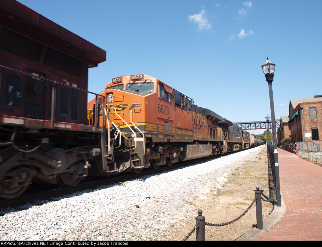 BNSF 6673